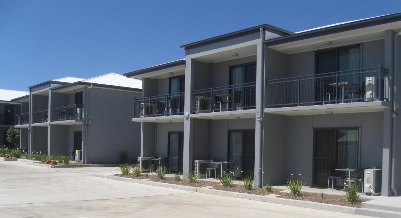 Royal Motel Miles Exterior photo