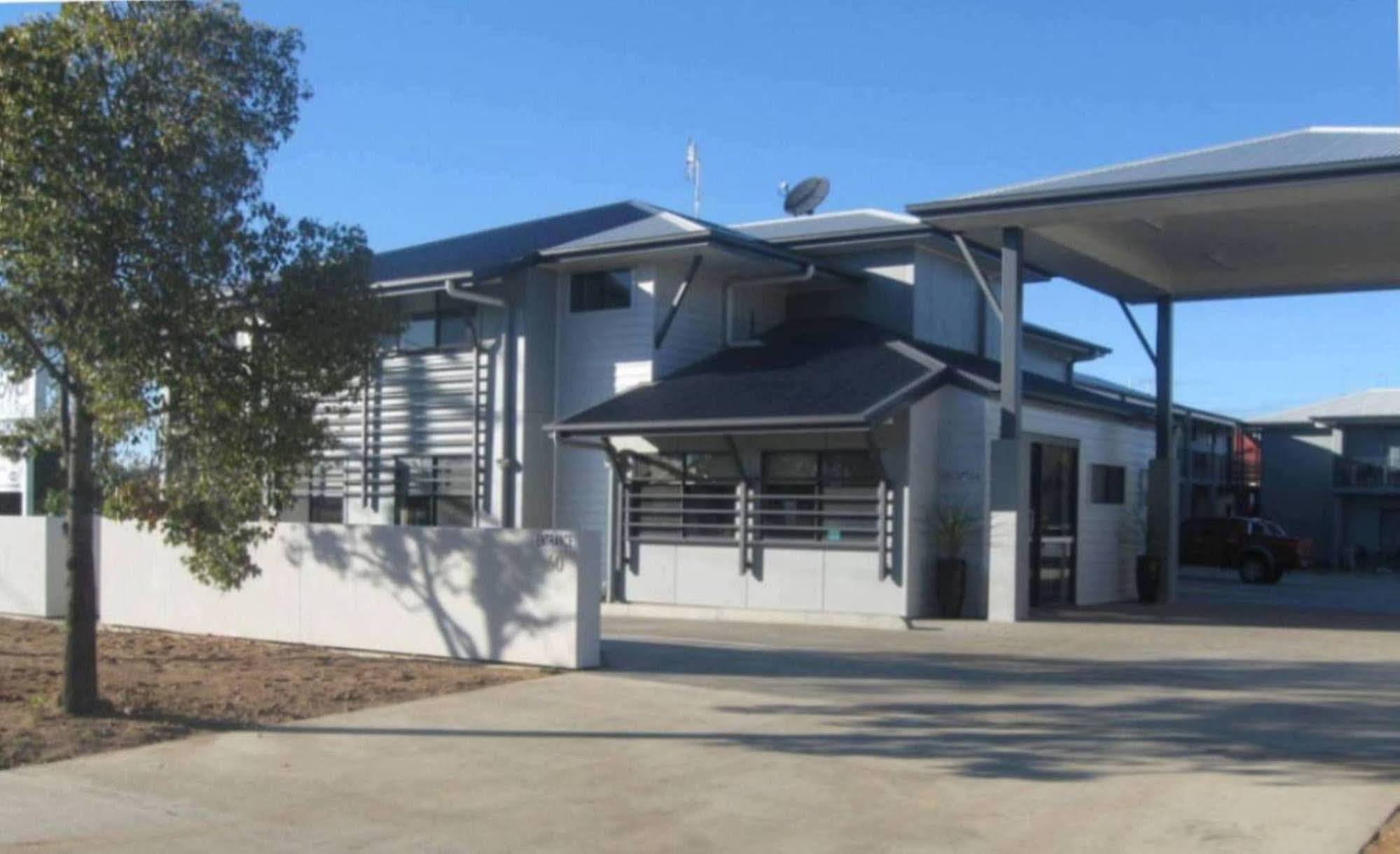 Royal Motel Miles Exterior photo